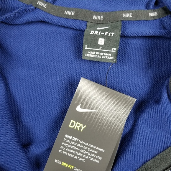 *NWT* NIKE Hoodie - Picture 5 of 6